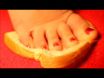 Rayne & Ravens Foot Fantasies - Standing On Bread