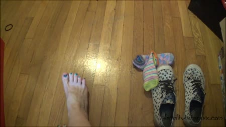 Dirty Smelly Bare Feet Pt 1 - This was a custom video for someone named bobby. I use his name several times in the video!
" I would really like it if you started out with cute tennis shoes on and white dirty socks(and if possible be sweaty!! :P) slowly take them off until your bare foot. While doing this it would be soo hot if you could talk and use my name (which is bobby). Like say flirty things like "i know you like my toes, go ahead and lick them" stuff like that. Also close ups of in between your toes would be awesome. Like maybe with some sock lint